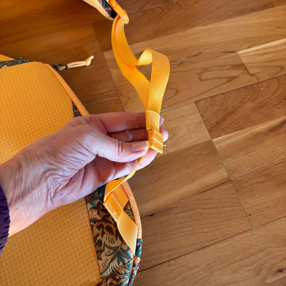 Patagonia Atom Sling Bag 8L in Saffron Yellow - Picture 11 of 11